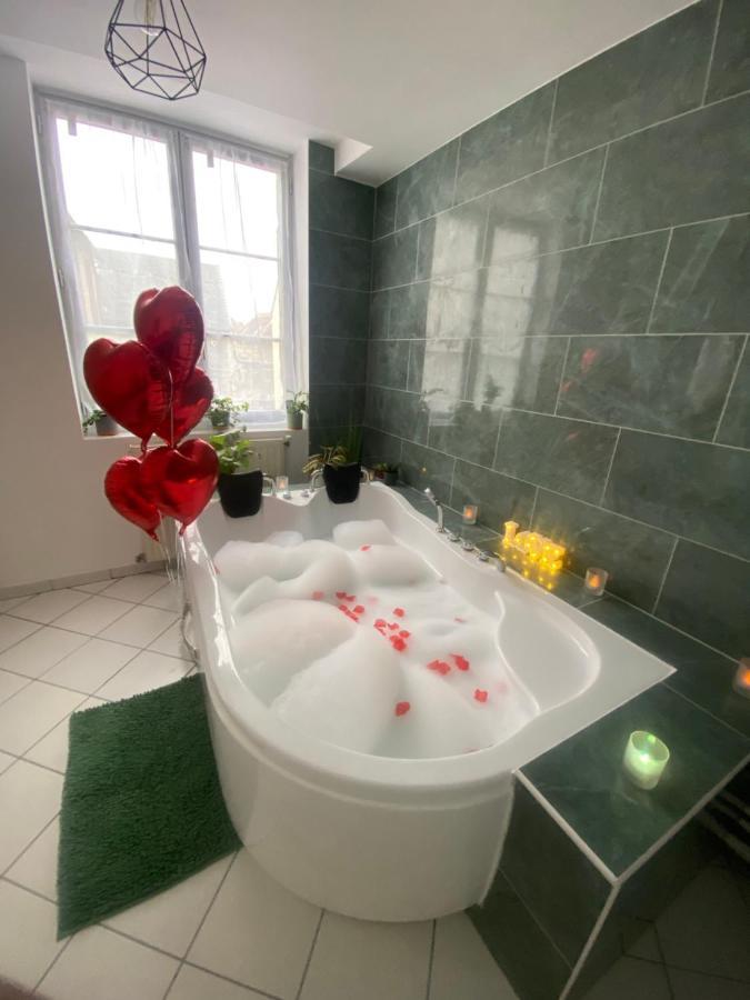 Evasion Tropicale - Studio Avec Spa, Cosy Et Renove Au Coeur De Soissons - 2 Pers Exteriör bild